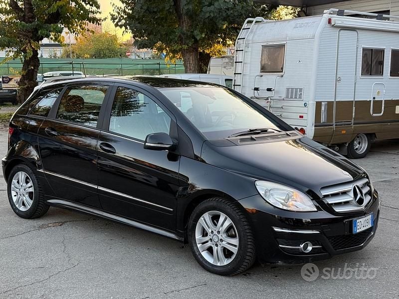 Usata Mercedes B180 Premium 108 CV (79 kW) 2012 Nero Monovolume
