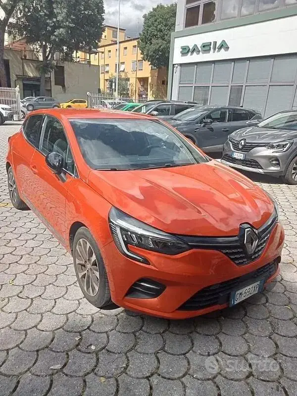 Occasion Renault Clio V Techno 90 ch (66 kW) 2023 Orange Berline
