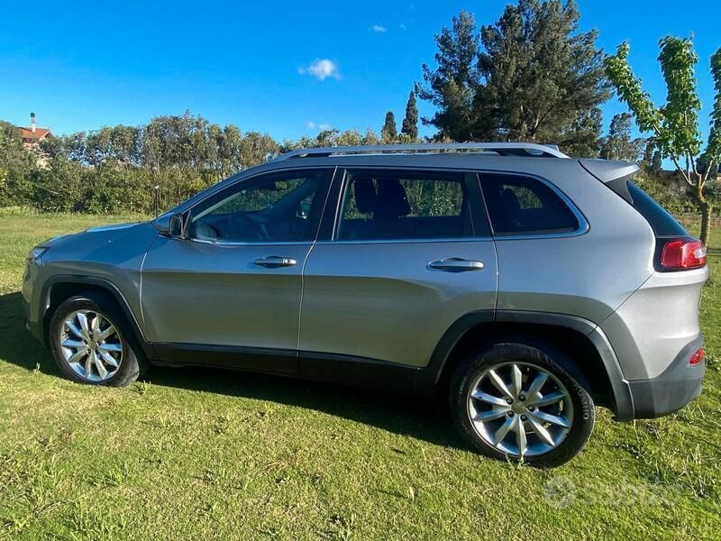Usata Jeep Cherokee 185 CV (136 kW) 2016 Grigio SUV