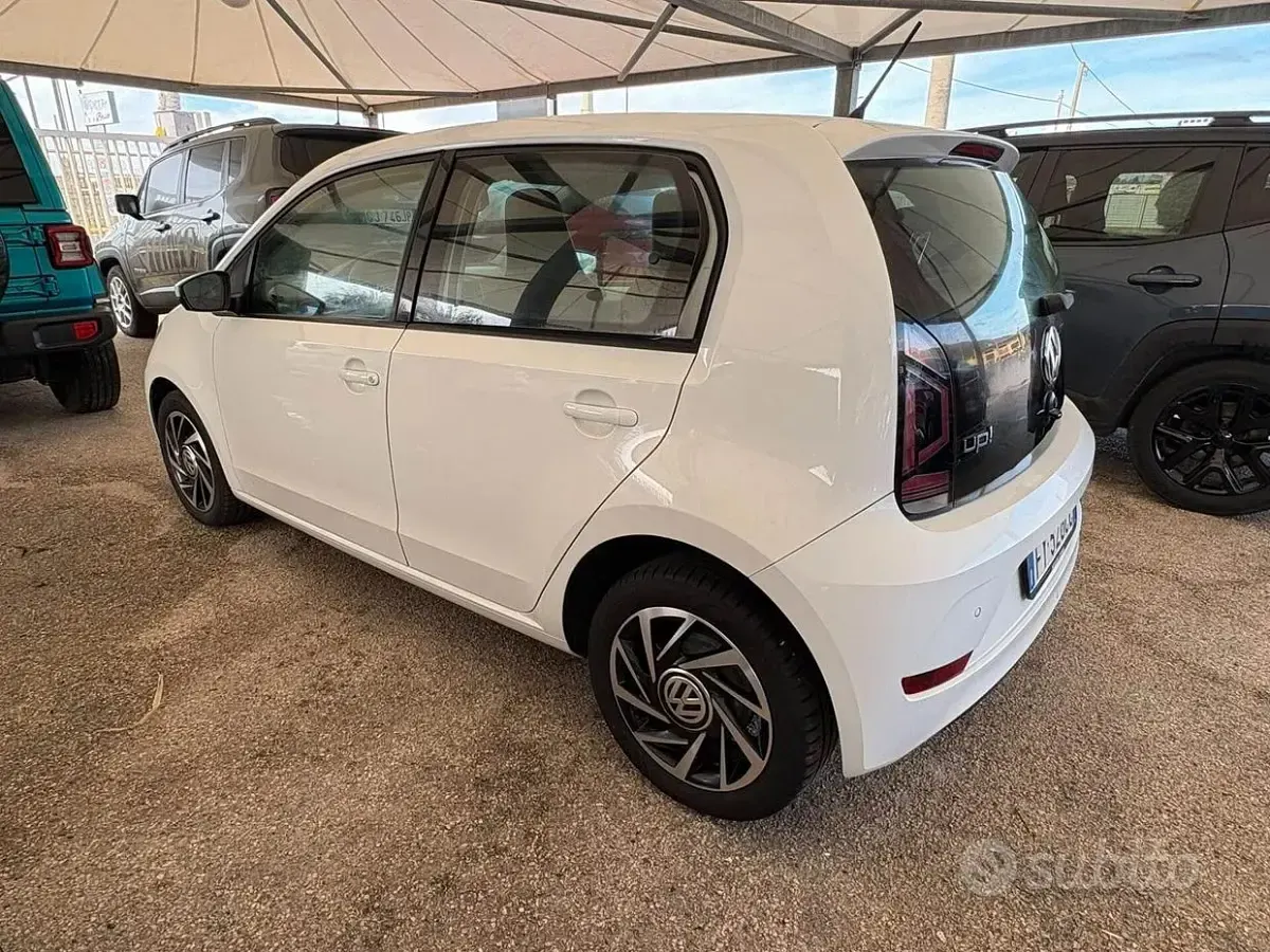 Usata VW up! Move 60 CV (44 kW) 2019 Bianco Utilitaria