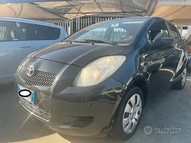 Usata Toyota Yaris 69 CV (50 kW) 2006 Nero Berlina
