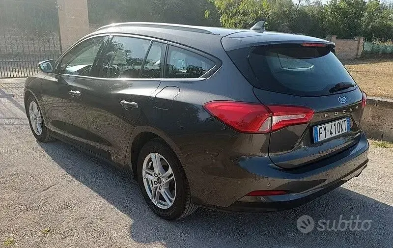 Usata Ford Focus Vignale 120 CV (88 kW) 2019 Grigio Station wagon