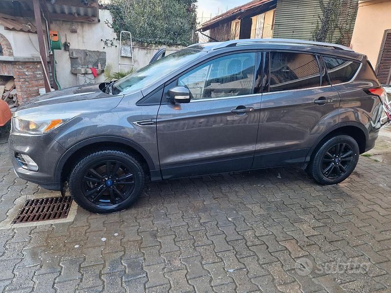 Usata Ford Kuga 120 CV (88 kW) 2017 SUV