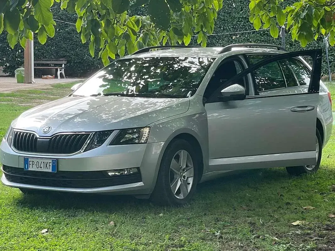 Usata Skoda Octavia Style 116 CV (85 kW) 2018 Grigio Station wagon
