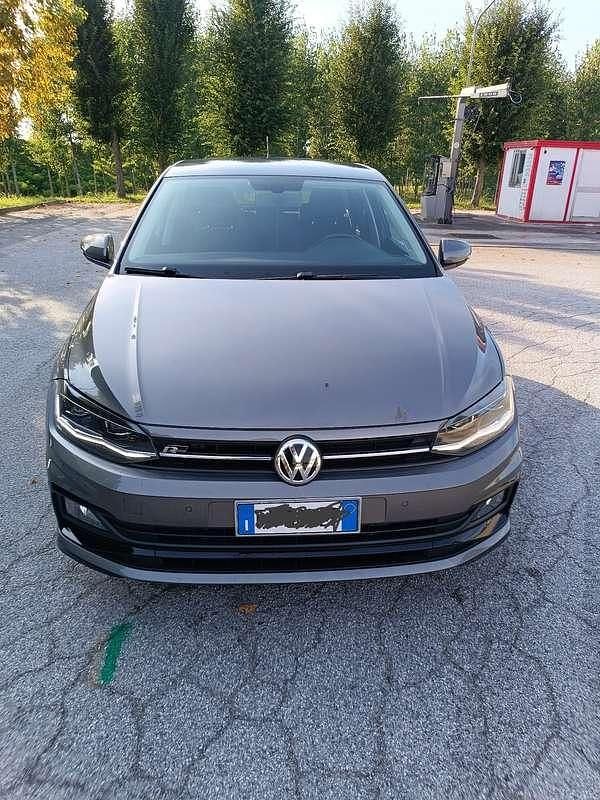 Usata 2019 VW Polo Sportline Tre volumi | 16.000 € (Cara) - Immagine 1/4