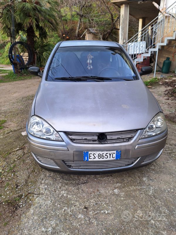 Grigio Usata 2004 Opel Corsa Due volumi | 500 € - Immagine 1/4