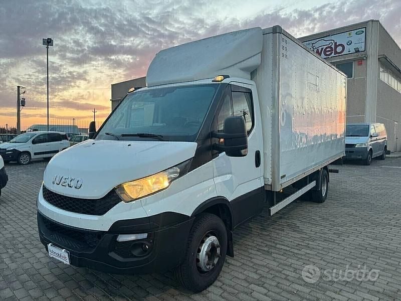 Usata Iveco Daily 169 CV (124 kW) 2016 Bianco Berlina