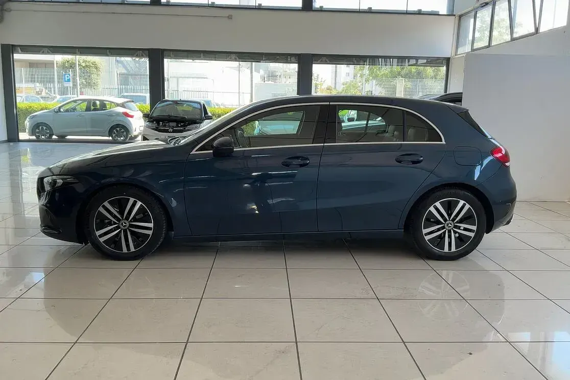 Usata Mercedes A180 Progressive 116 CV (85 kW) 2022 Blu Berlina