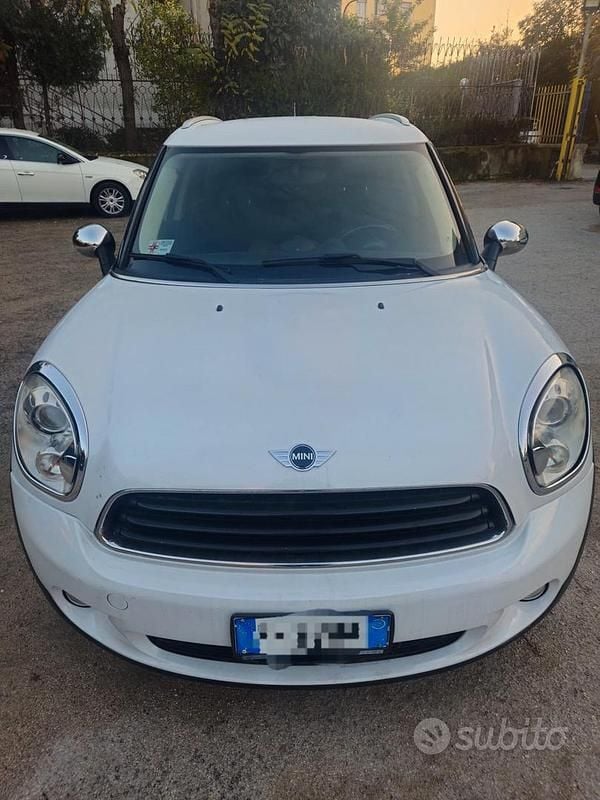 Bianco Usata 2011 Mini Cooper Countryman SUV | 6500 € (Buon prezzo) - Immagine 1/4