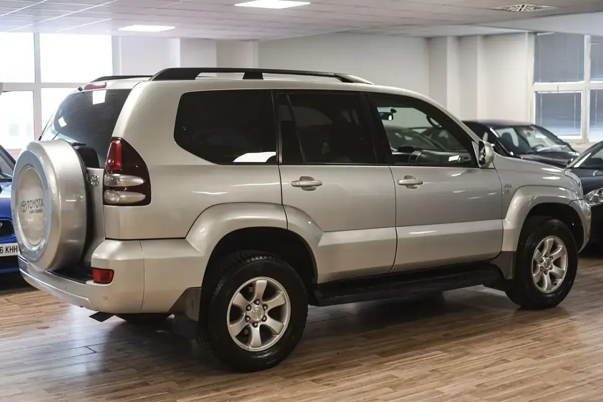 Usata Toyota Land Cruiser Sol 172 CV (126 kW) 2007 Argento SUV