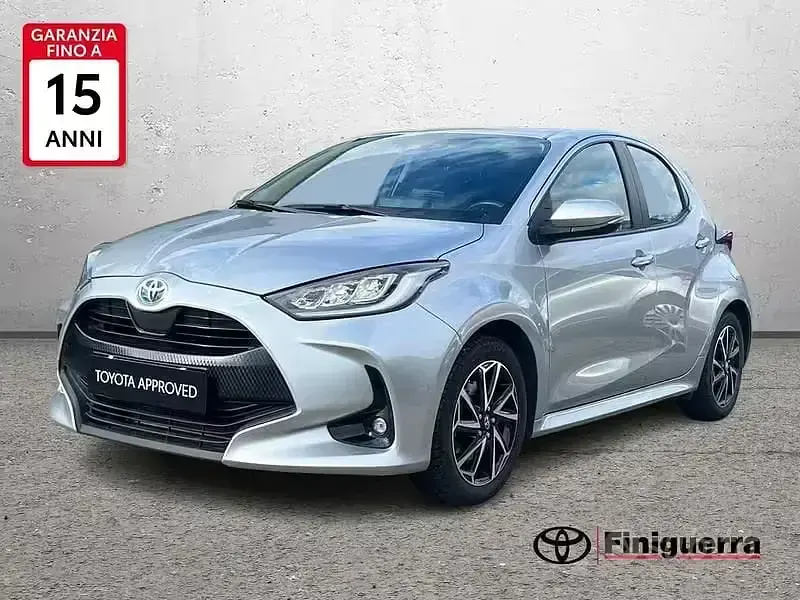 Usata Toyota Yaris Hybrid Trend 116 CV (85 kW) 2022 Grigio Berlina