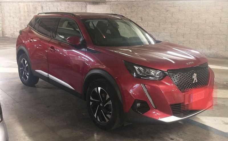 Usata Peugeot 2008 Allure 110 CV (80 kW) 2021 Rosso SUV
