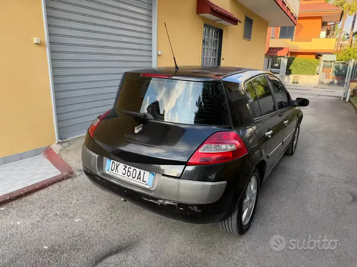 Usata Renault Mégane II 100 CV (73 kW) 2004 Nero Berlina