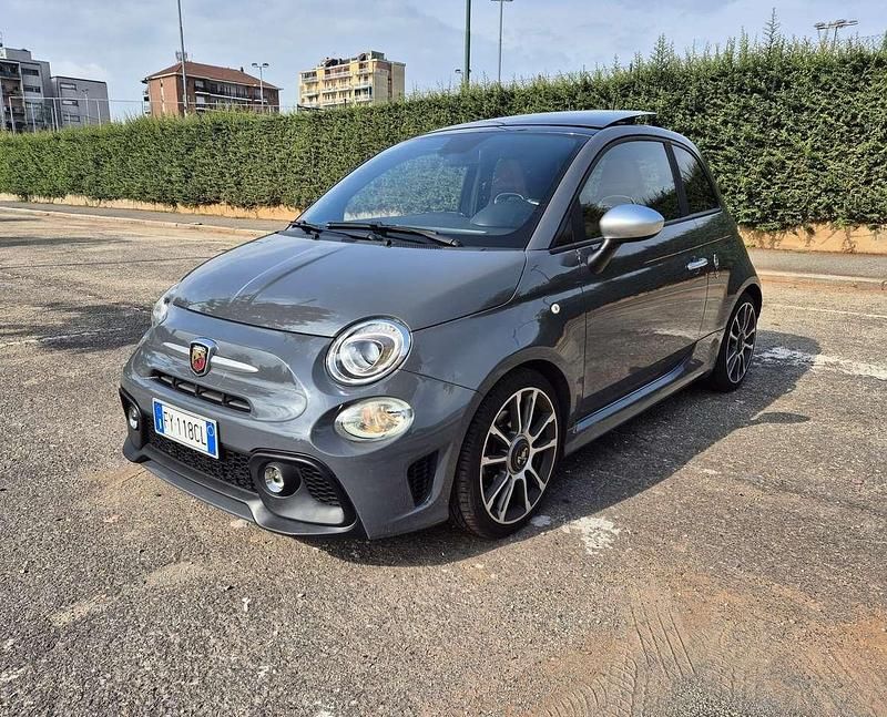 Grigio Usata 2019 Abarth 595 70th Anniversary Due volumi | 15.999 € (Buon prezzo) - Immagine 1/4