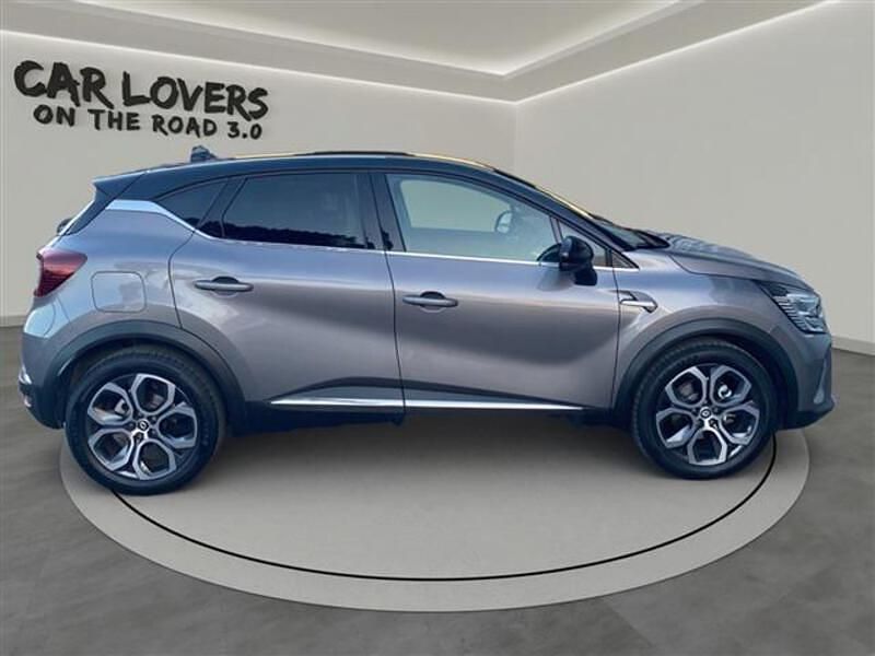 Usata Renault Captur Techno 145 CV (106 kW) 2023 Grigio scuro SUV