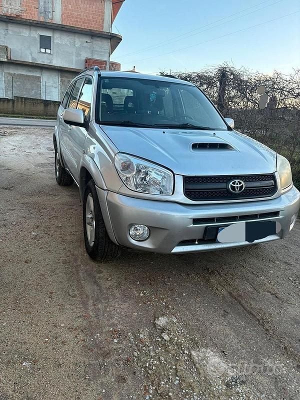 Usata Toyota RAV4 2003 Grigio SUV