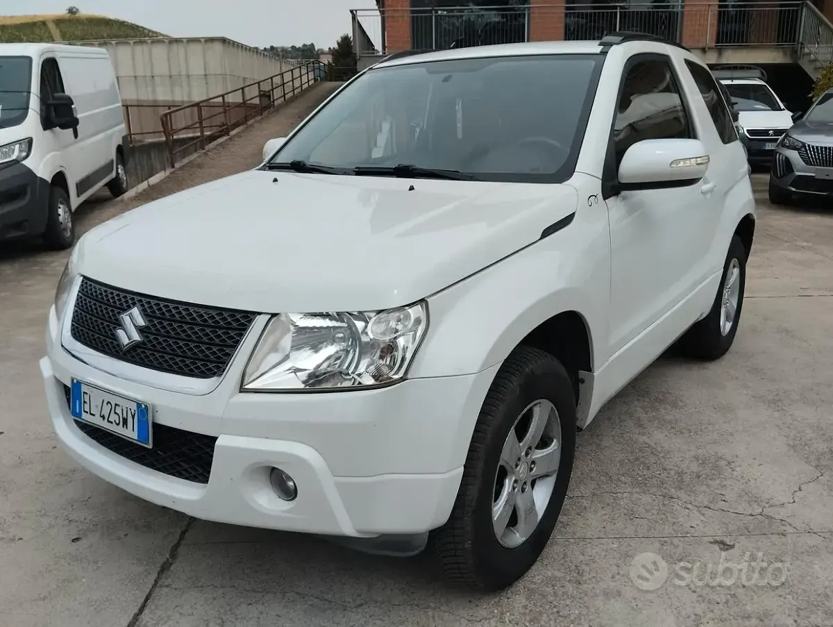 Usata Suzuki Grand Vitara 106 CV (77 kW) 2012 SUV