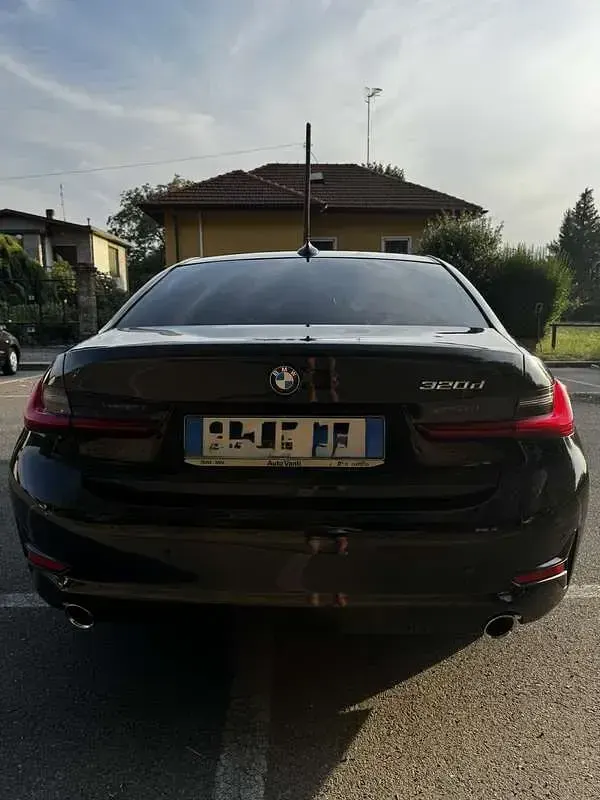 Usata BMW 320 Advantage 190 CV (139 kW) 2020 Nero Berlina