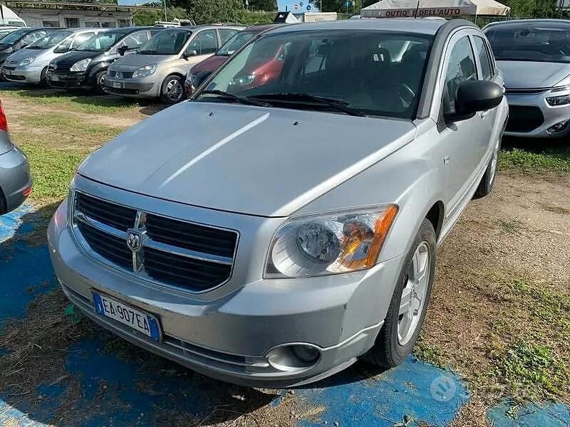 Usata Dodge Caliber SXT 140 CV (102 kW) 2010 Argento Utilitaria