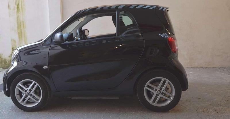 Usata Smart ForTwo Coupé Prime 41 kW (56 CV) 2021 Nero Utilitaria