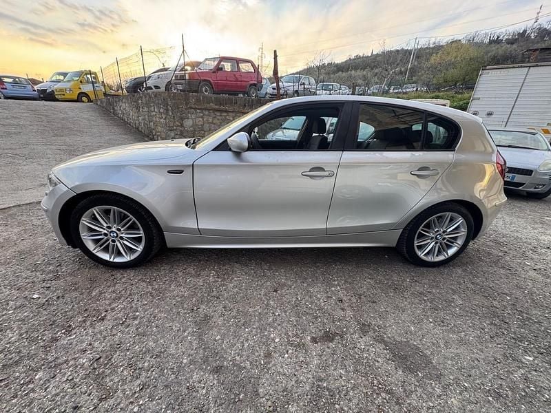 Usata BMW 120 176 CV (129 kW) 2007 Argento Utilitaria