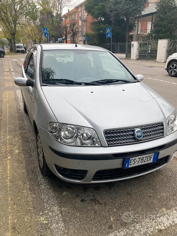 Usata Fiat Punto 69 CV (50 kW) 2007 Grigio Berlina