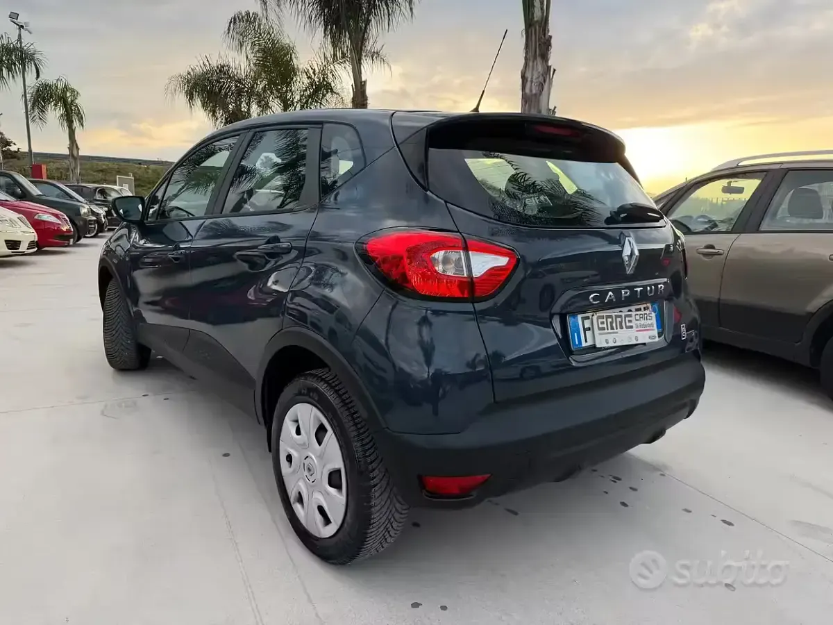 Usata Renault Captur 90 CV (66 kW) 2017 Blu SUV
