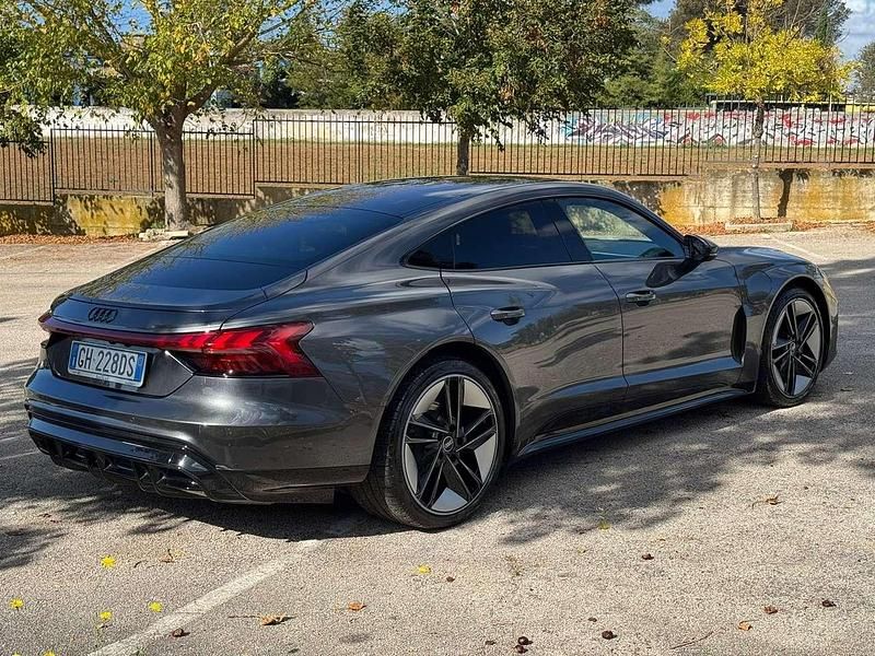 Usata Audi e-tron GT quattro Ambiente 139 kW (190 CV) 2021 Grigio daytona metallizzato Berlina