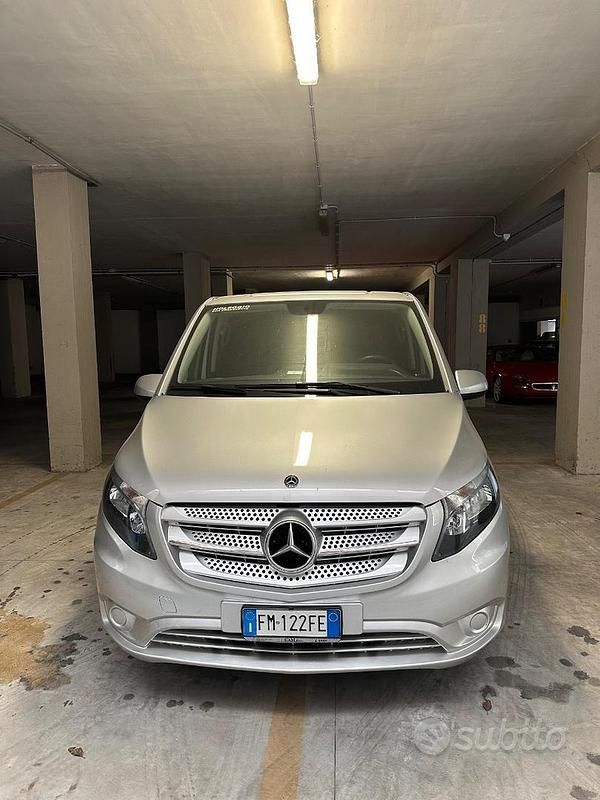 Usata Mercedes Vito 136 CV (100 kW) 2017 Grigio Furgone