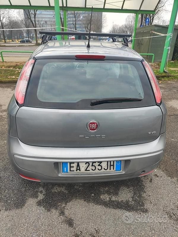 Usata Fiat Punto Evo 65 CV (47 kW) 2009 Grigio Utilitaria