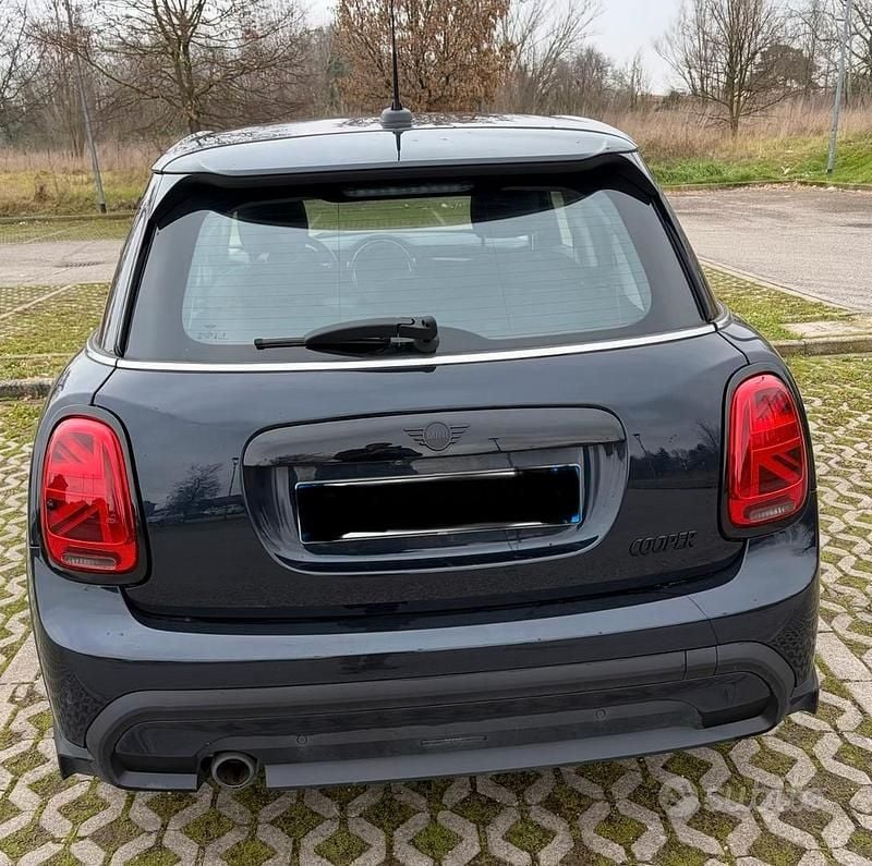 Begagnad Mini Cooper 136 HK (100 kW) 2023 Blå Halvkombi