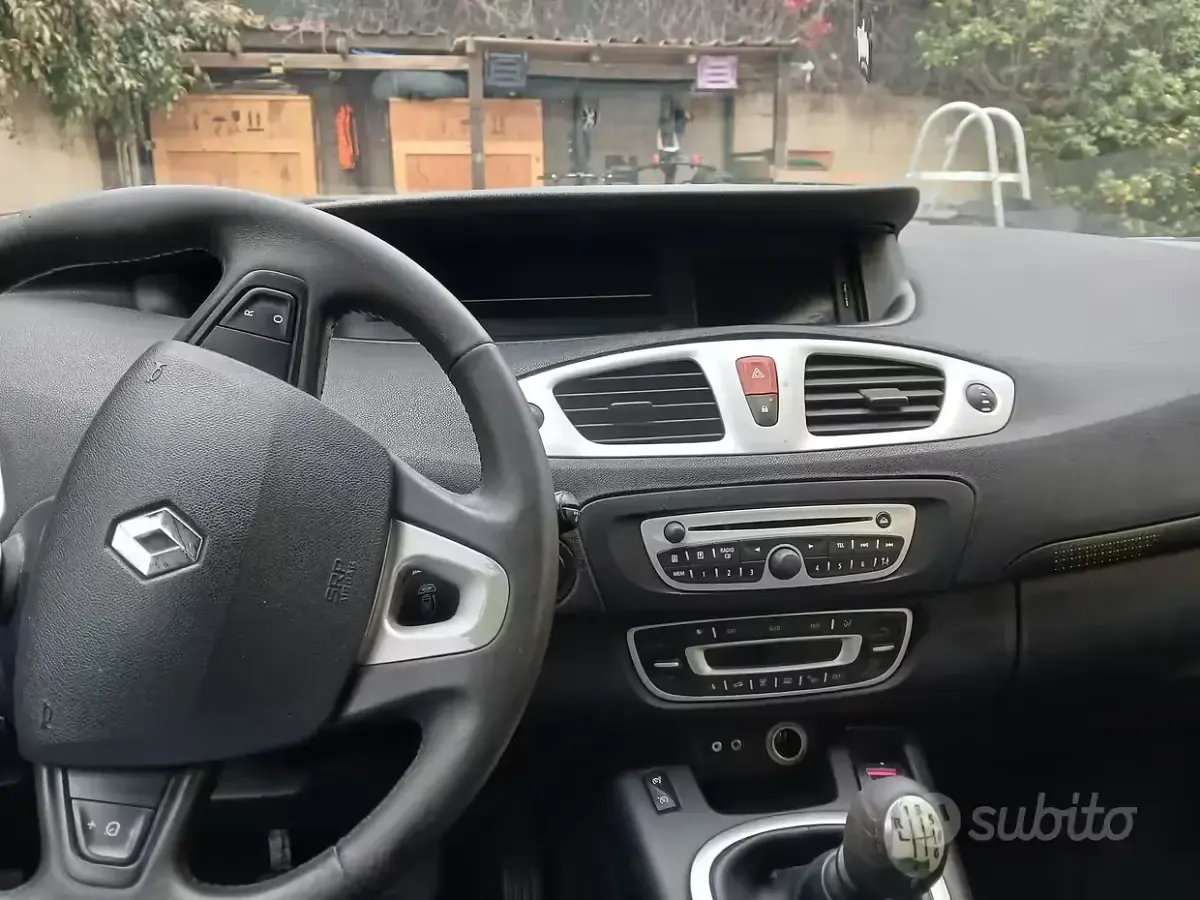 Usata Renault Scenic E-Tech 110 CV (80 kW) 2010 Grigio Monovolume