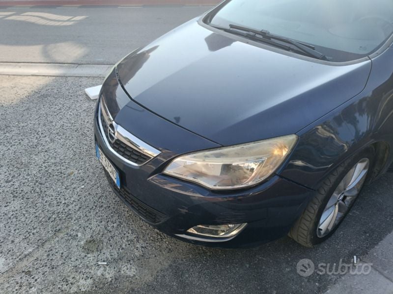 Usata Opel Astra 75 CV (55 kW) 2010 Blu Utilitaria