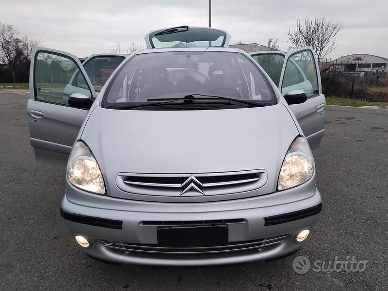 Usata Citroën Xsara Picasso Exclusive 116 CV (85 kW) 2003 Grigio Monovolume