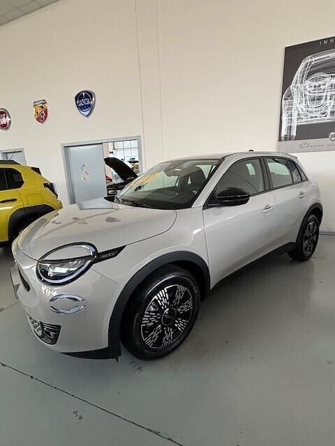 Usata Fiat 600 100 CV (73 kW) 2024 Beige Station wagon