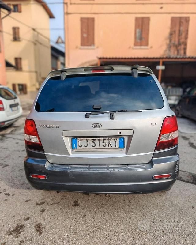 Usata Kia Sorento 140 CV (102 kW) 2003 Grigio SUV