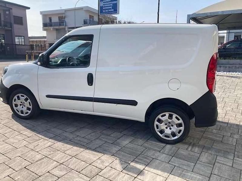 Usata Fiat Doblò Easy 120 CV (88 kW) 2020 Bianco Monovolume