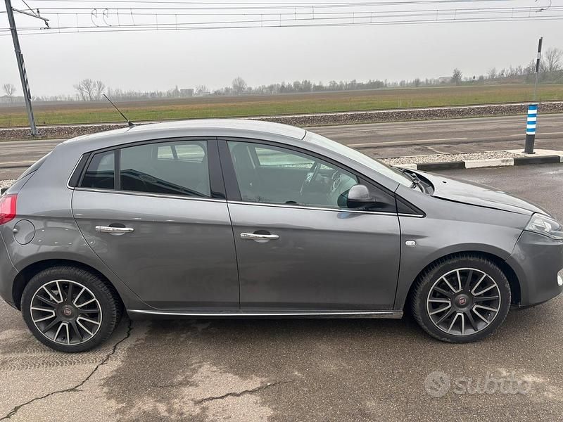 Usata Fiat Bravo Dynamic 105 CV (77 kW) 2012 Grigio Utilitaria