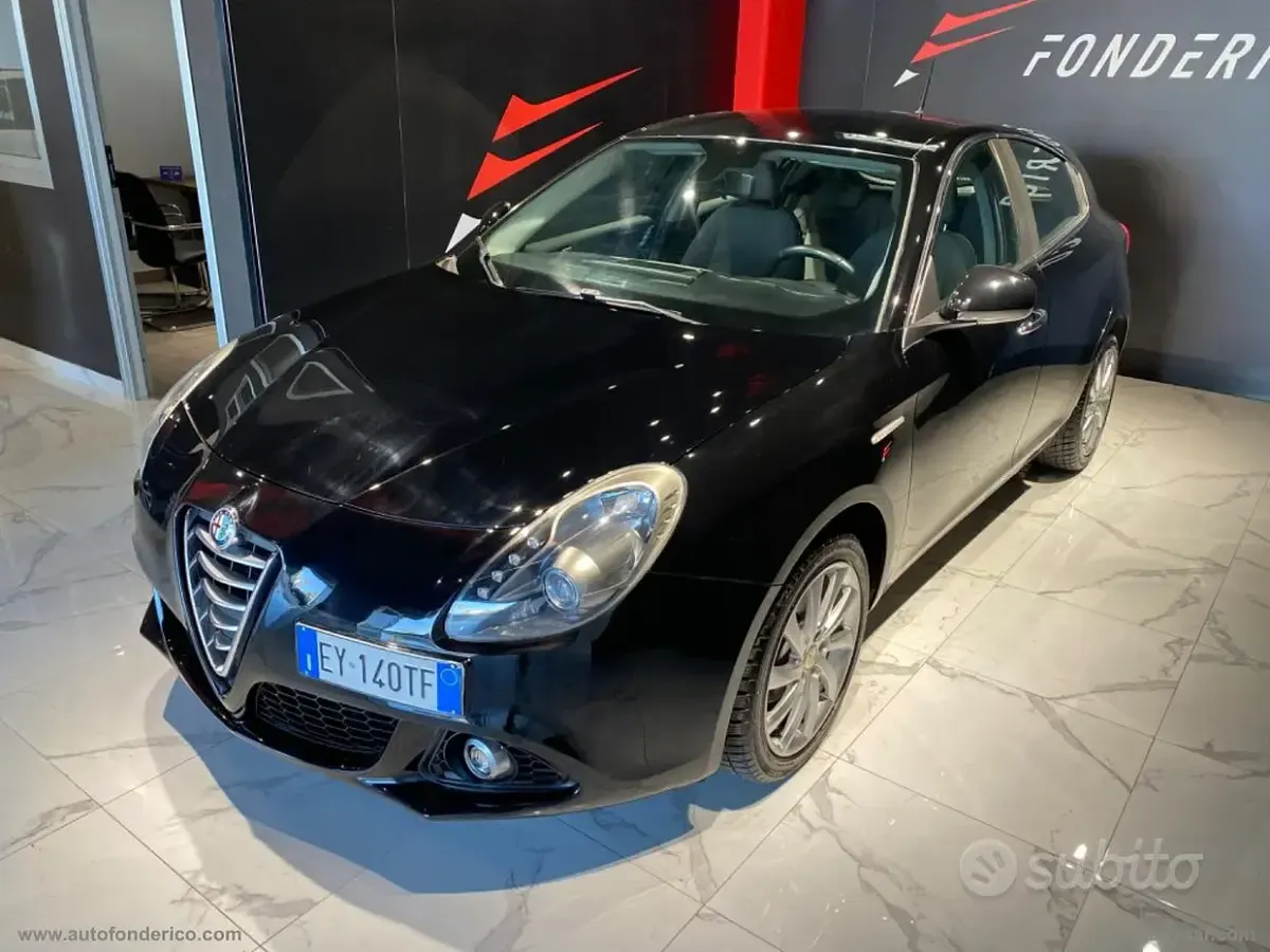 Usata Alfa Romeo Giulietta Exclusive 105 CV (77 kW) 2015 Nero Utilitaria