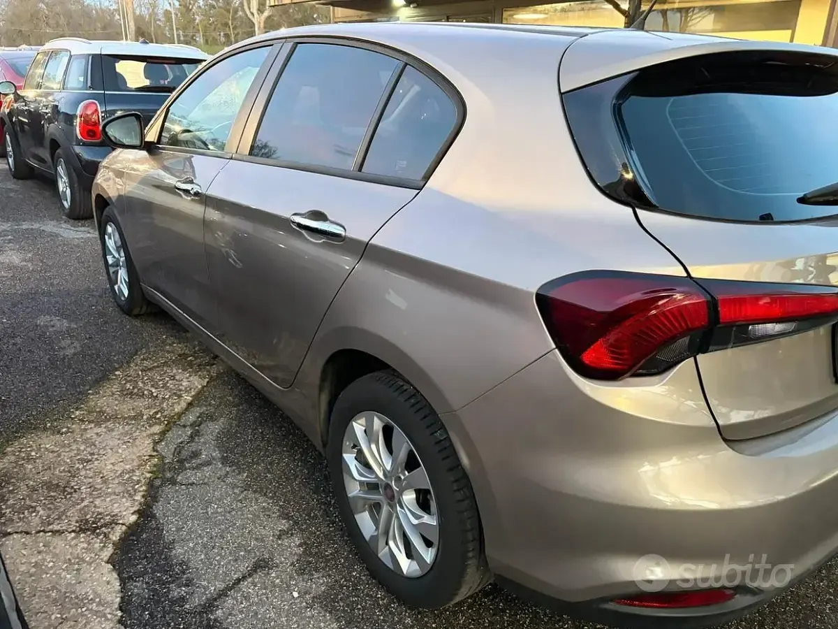 Usata Fiat Tipo Mirror 95 CV (69 kW) 2017 Beige Station wagon