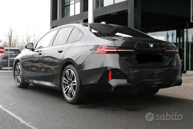 Usata BMW 520 M Sport 197 CV (144 kW) 2024 Nero Berlina
