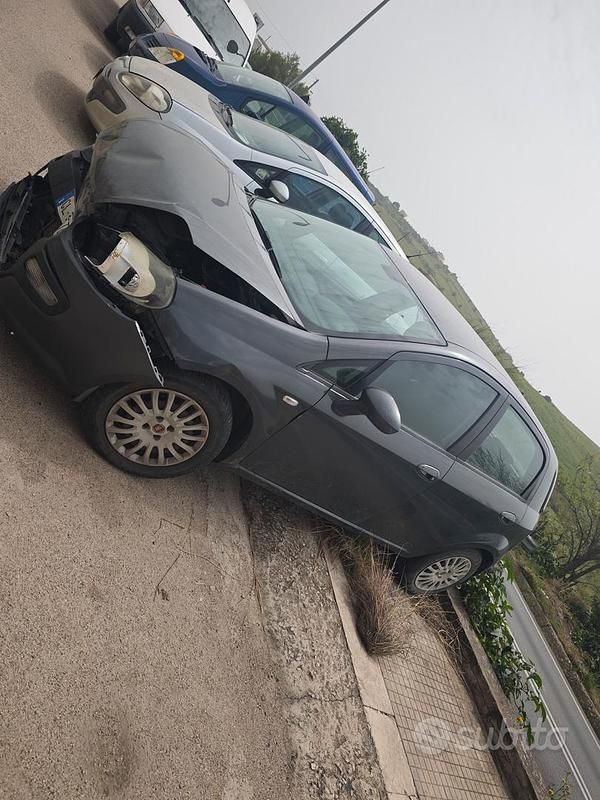 Usata Fiat Grande Punto 75 CV (55 kW) 2011 Nero Utilitaria