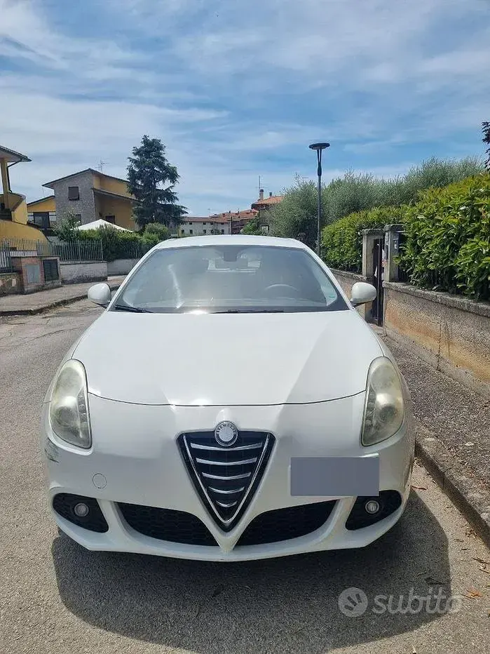 Usata Alfa Romeo Giulietta 105 CV (77 kW) 2013 Bianco Utilitaria