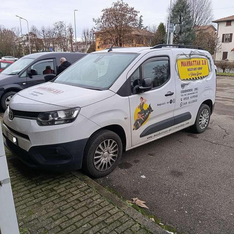 Usata Toyota Proace City City 110 CV (80 kW) 2024 Bianco Monovolume