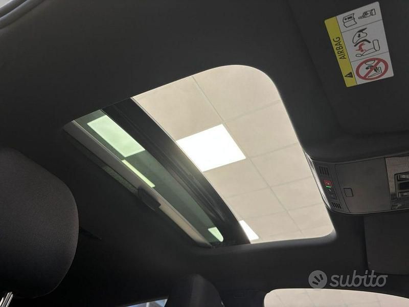 Usata VW Taigo R-line 116 CV (85 kW) 2025 Grigio scuro SUV