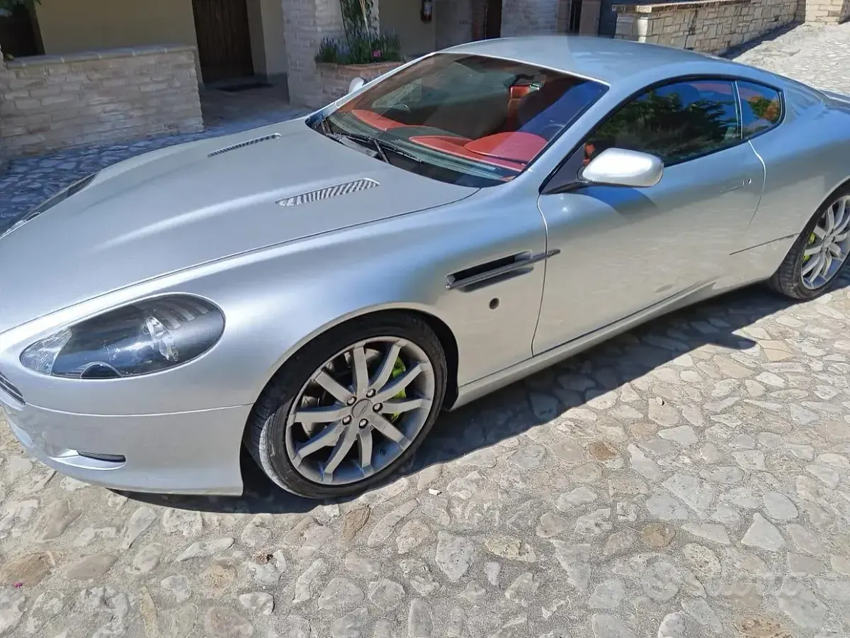 Usata Aston Martin DB9 457 CV (336 kW) 2005 Argento Coupé