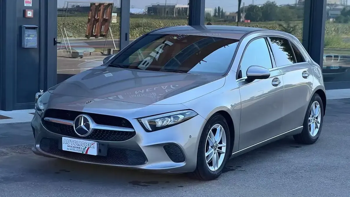 Usata Mercedes A200 Business 150 CV (110 kW) 2020 Grigio Berlina