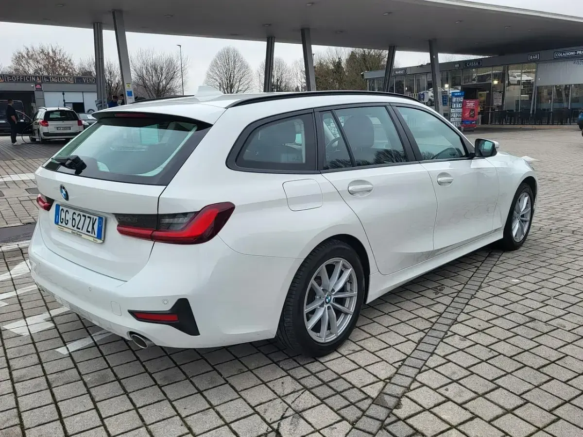 Usata BMW 316 Advantage 122 CV (89 kW) 2021 Bianco Station wagon
