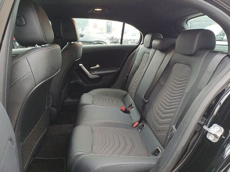 Usata Mercedes A180 Advanced 116 CV (85 kW) 2023 Nero notte Utilitaria