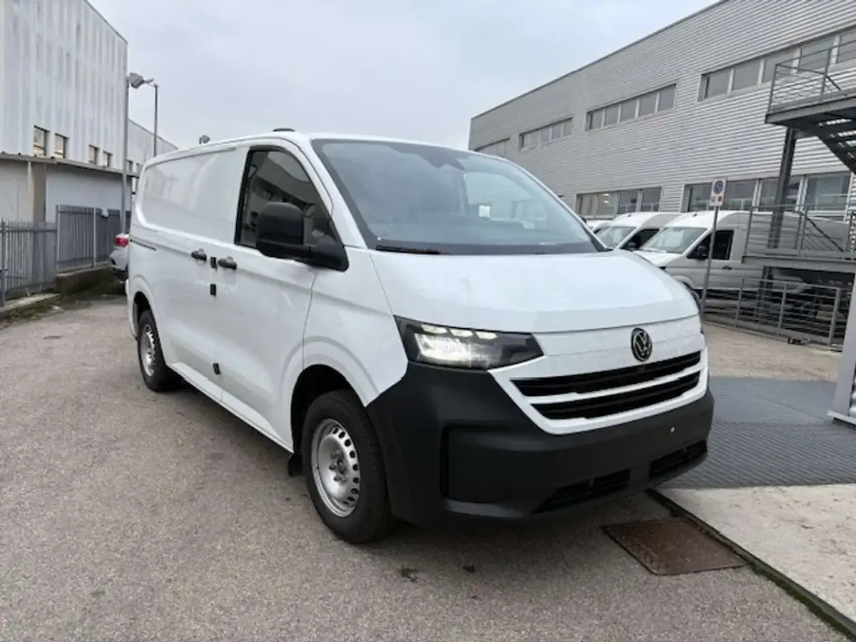 Nuova VW T7 150 CV (110 kW) 2026 Clear white Furgone